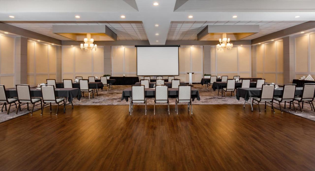 Pomeroy Hotel & Conference Centre Grande Prairie Eksteriør billede
